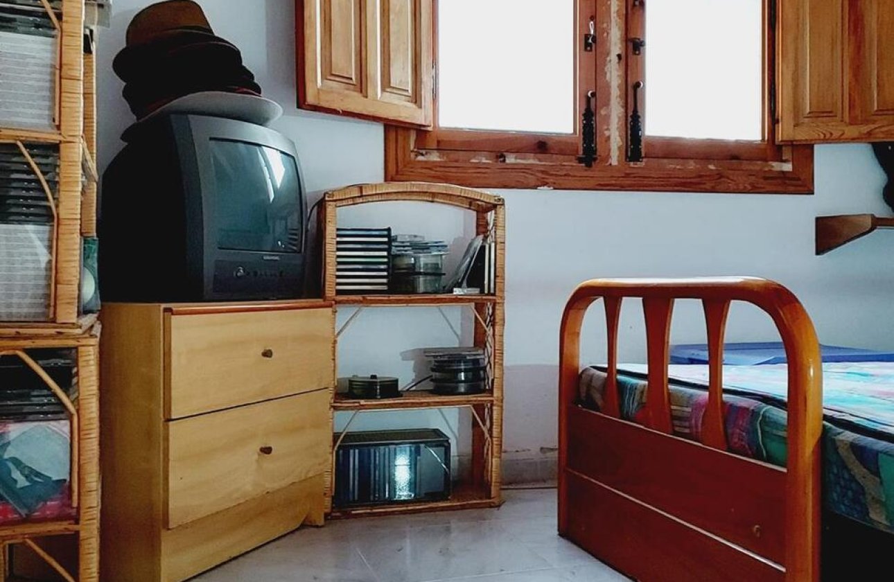 Revente - Villa -
Orihuela Costa - Punta Prima