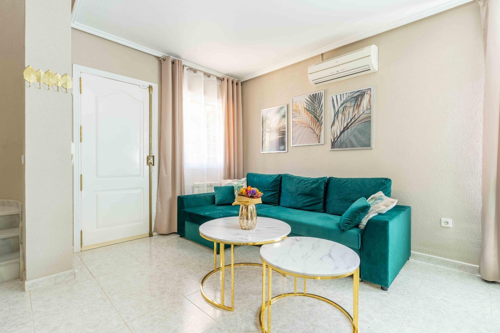 Revente - Villa -
Orihuela Costa - Punta Prima