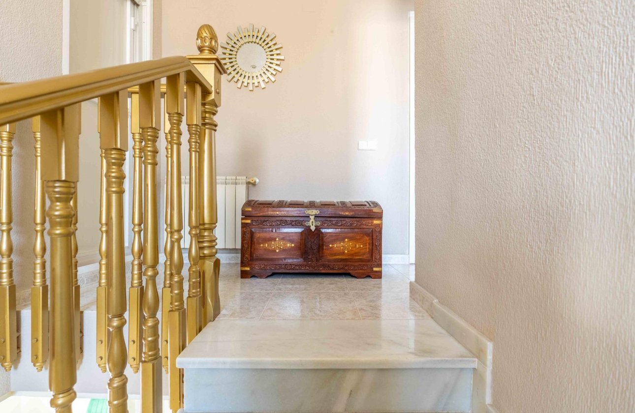 Revente - Villa -
Orihuela Costa - Punta Prima