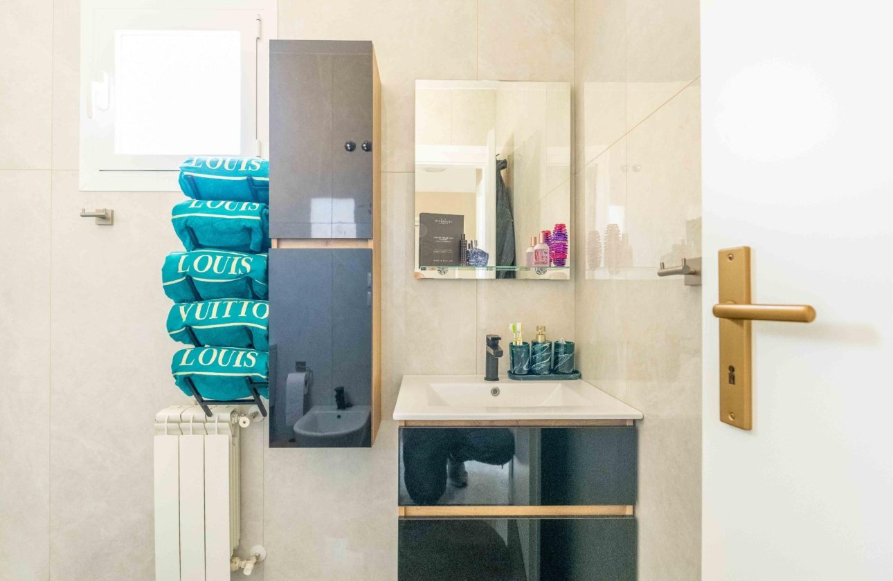 Revente - Villa -
Orihuela Costa - Punta Prima