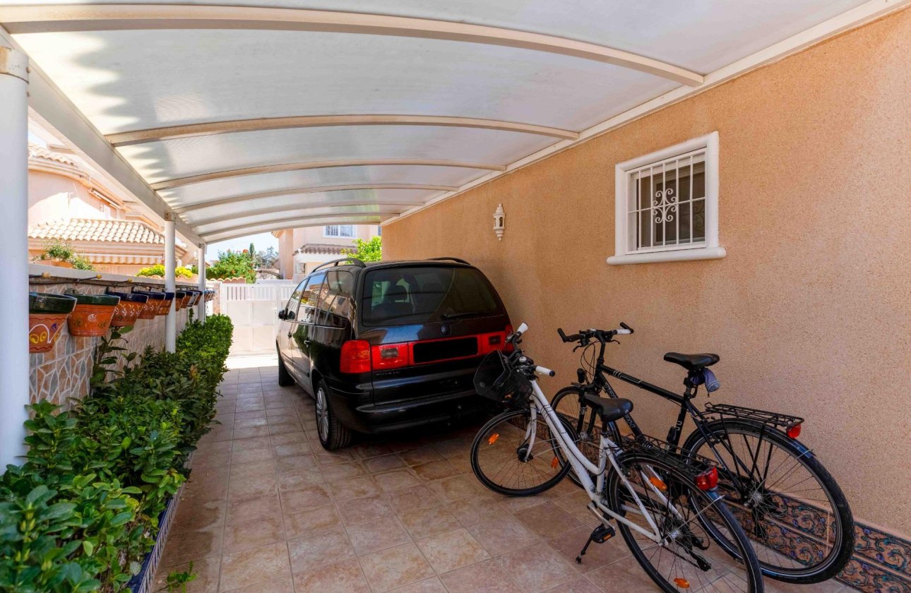 Revente - Villa -
Orihuela Costa - Punta Prima