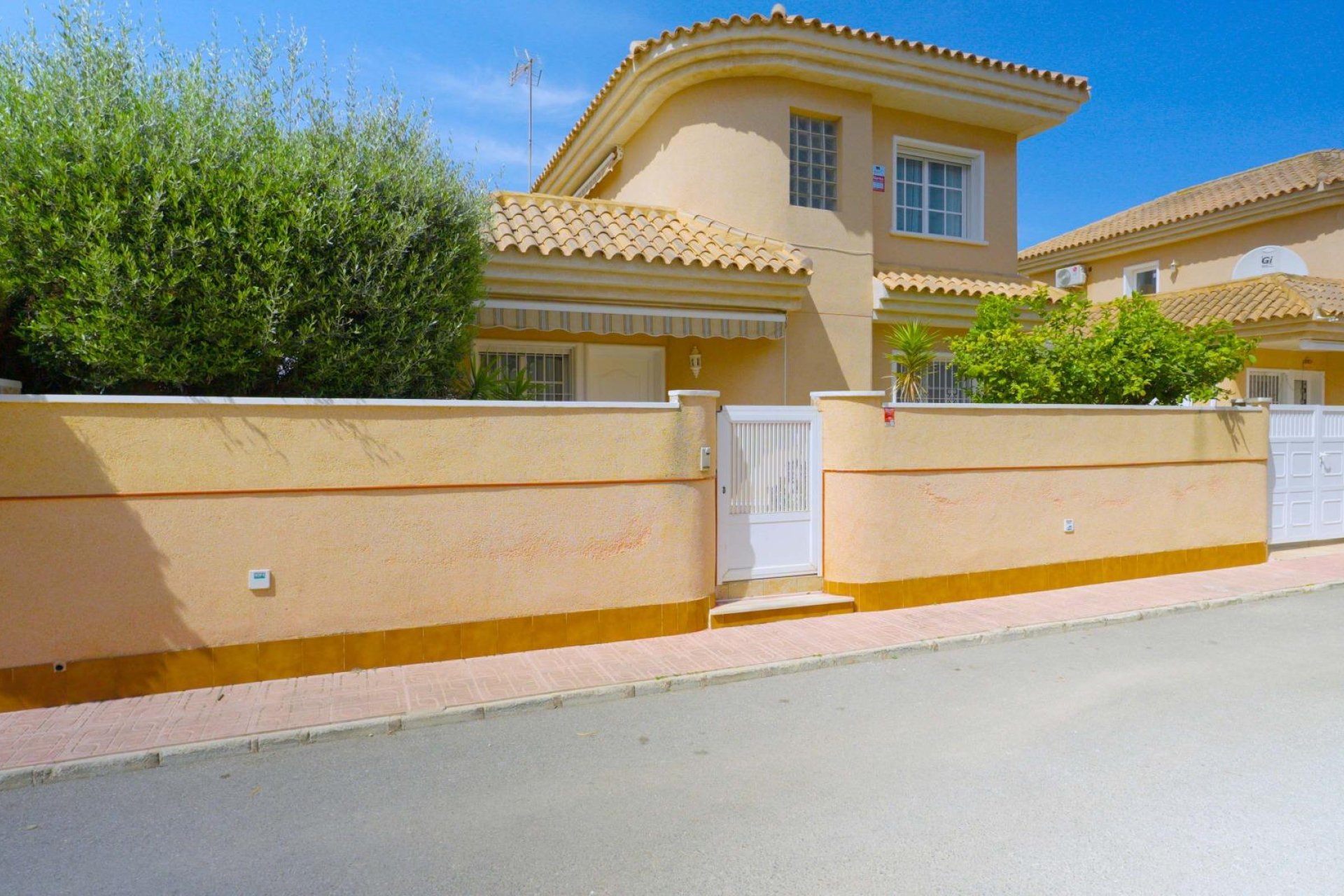 Revente - Villa -
Orihuela Costa - Punta Prima