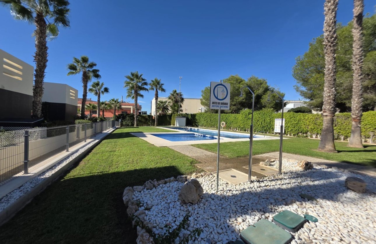 Revente - Villa -
Orihuela Costa - Villamartín
