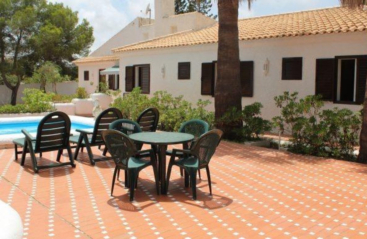 Revente - Villa -
Orihuela Costa - Villamartín