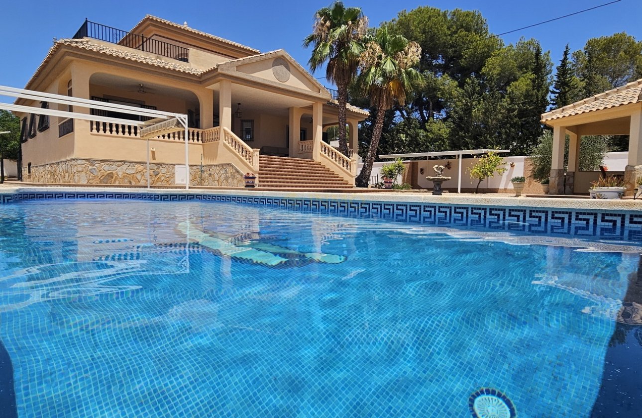 Revente - Villa -
Pinar de Campoverde - Inland