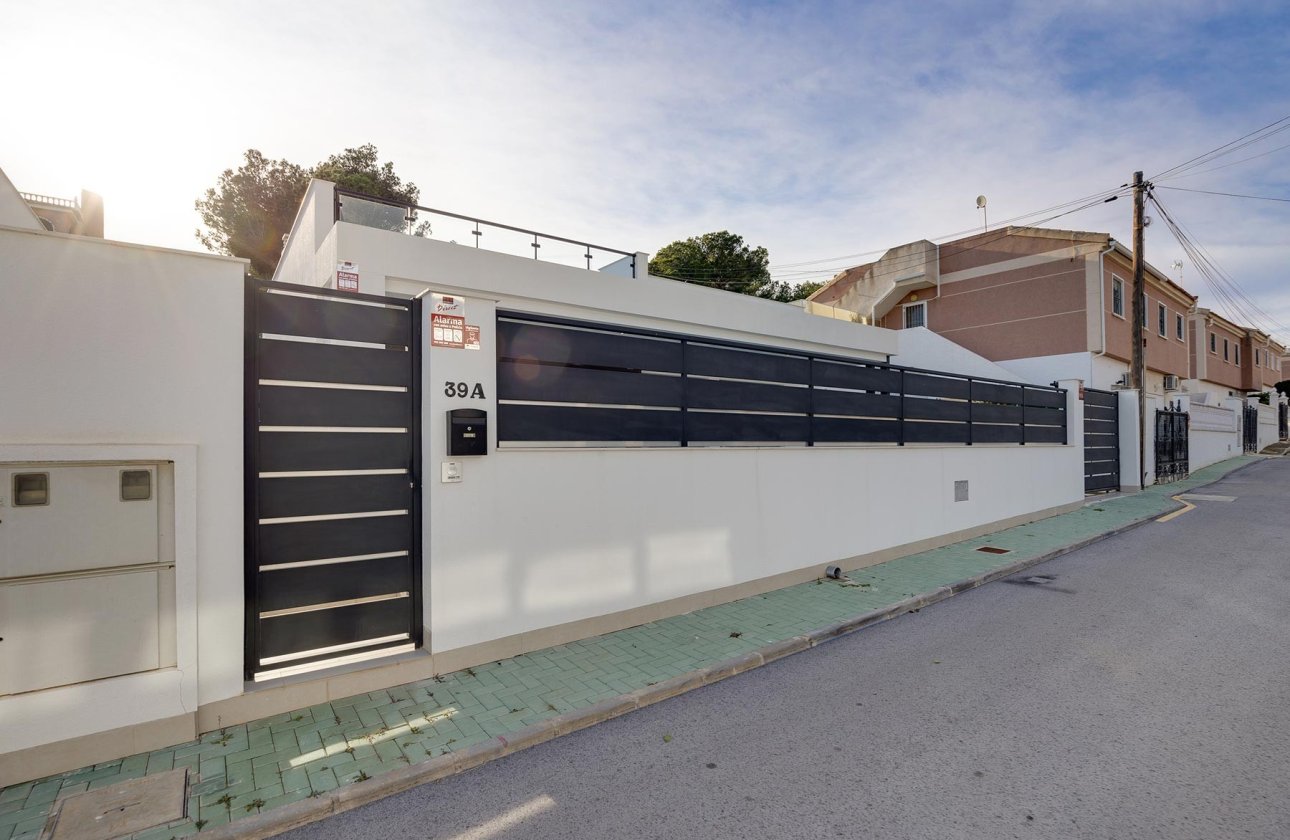 Revente - Villa -
Pinar de Campoverde - Inland