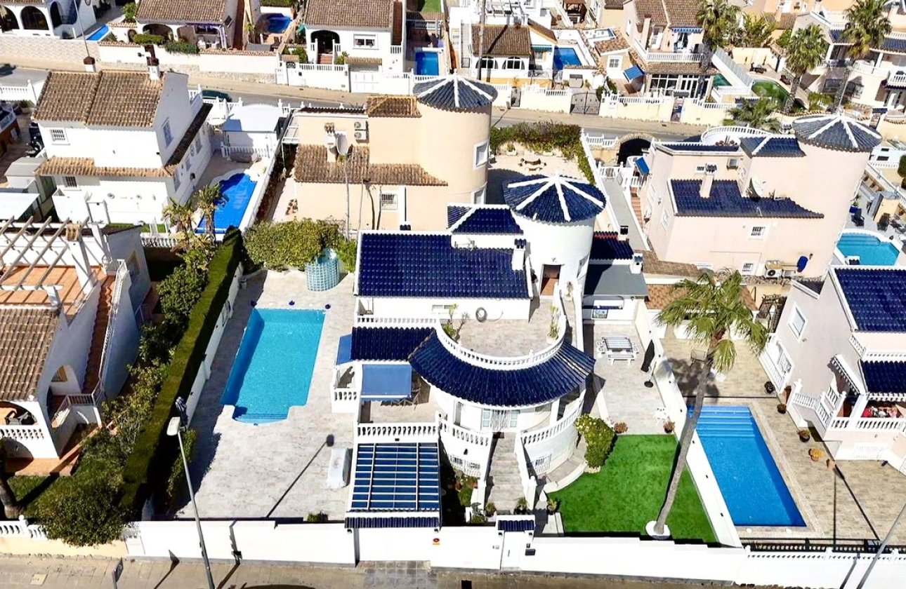 Revente - Villa -
Pinar de Campoverde - Inland