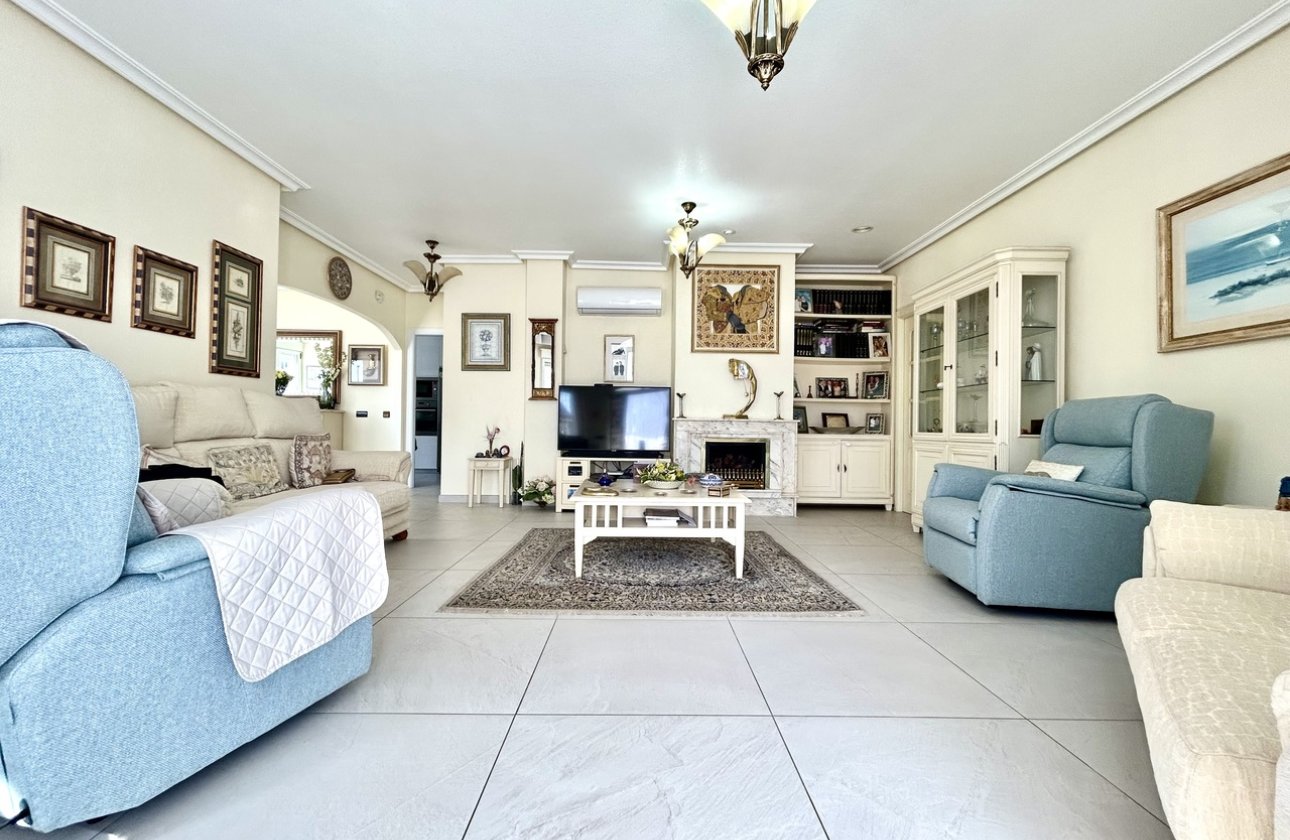 Revente - Villa -
Pinar de Campoverde - Inland