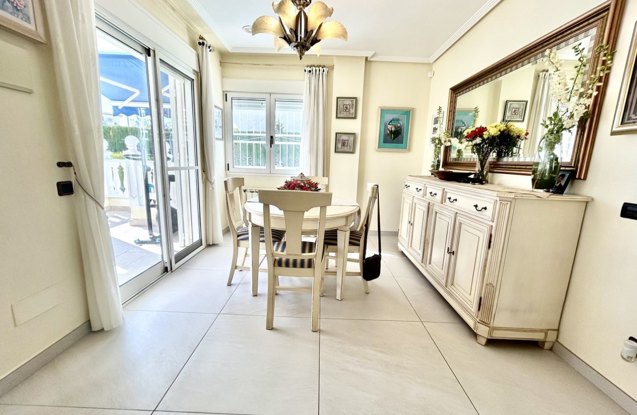 Revente - Villa -
Pinar de Campoverde - Inland