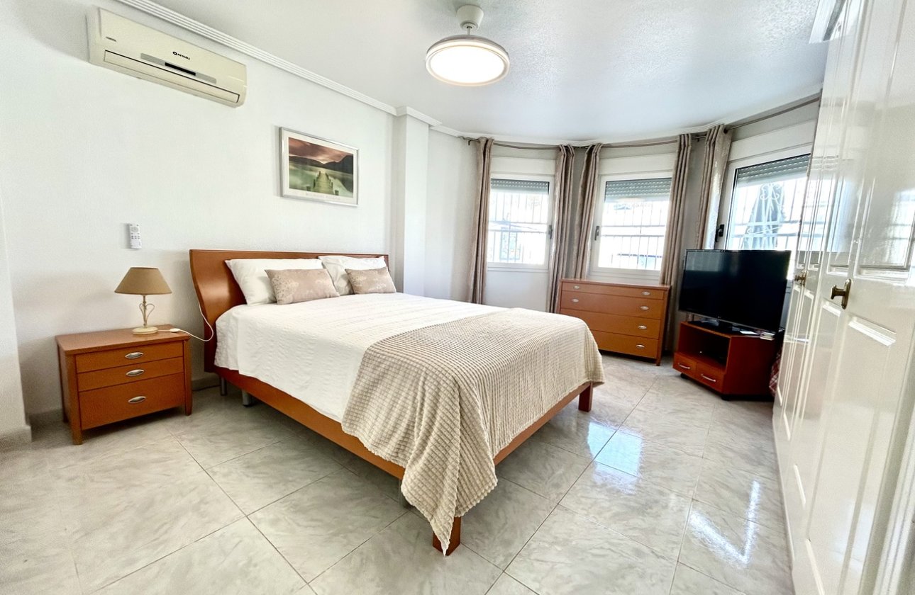 Revente - Villa -
Pinar de Campoverde - Inland