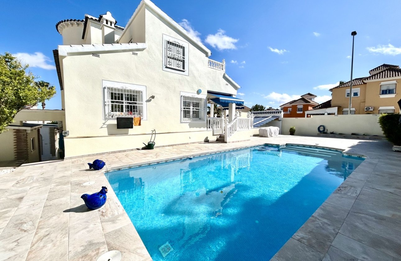 Revente - Villa -
Pinar de Campoverde - Inland