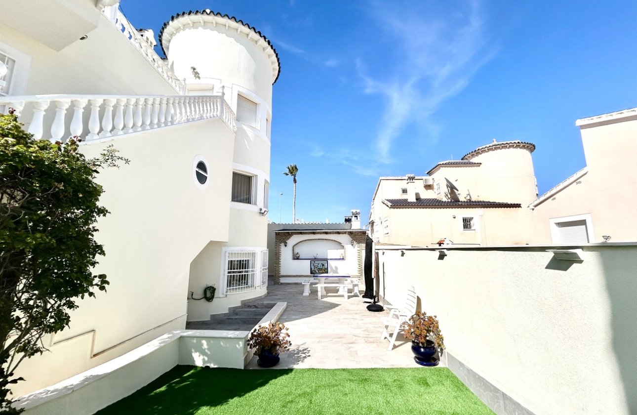 Revente - Villa -
Pinar de Campoverde - Inland