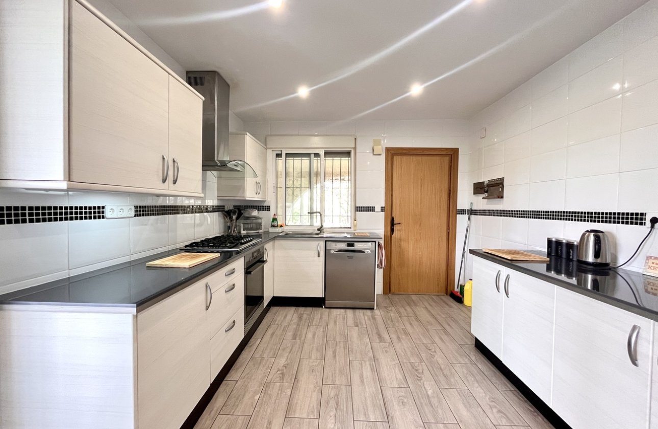 Revente - Villa -
Pinar de Campoverde - Inland