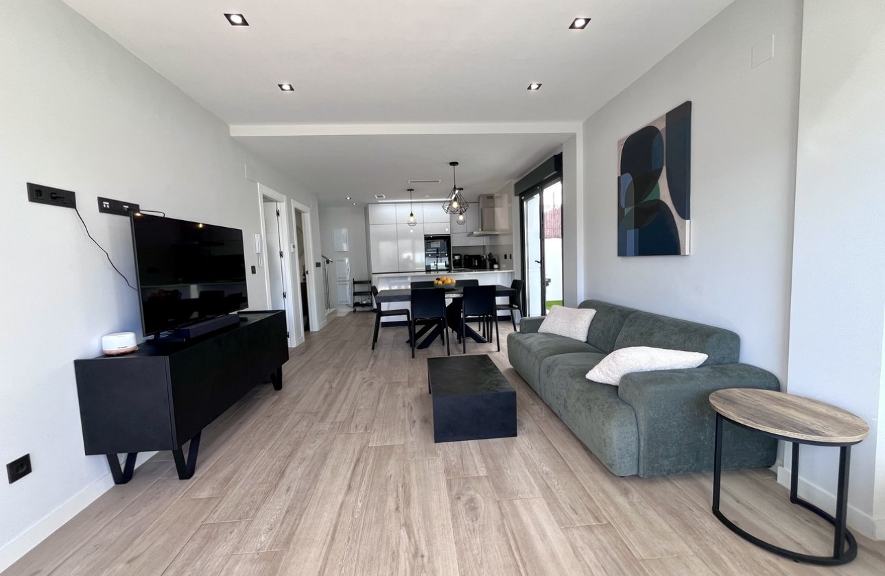 Revente - Villa -
Punta Prima - Costa Blanca