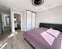 Revente - Villa -
Punta Prima - Costa Blanca