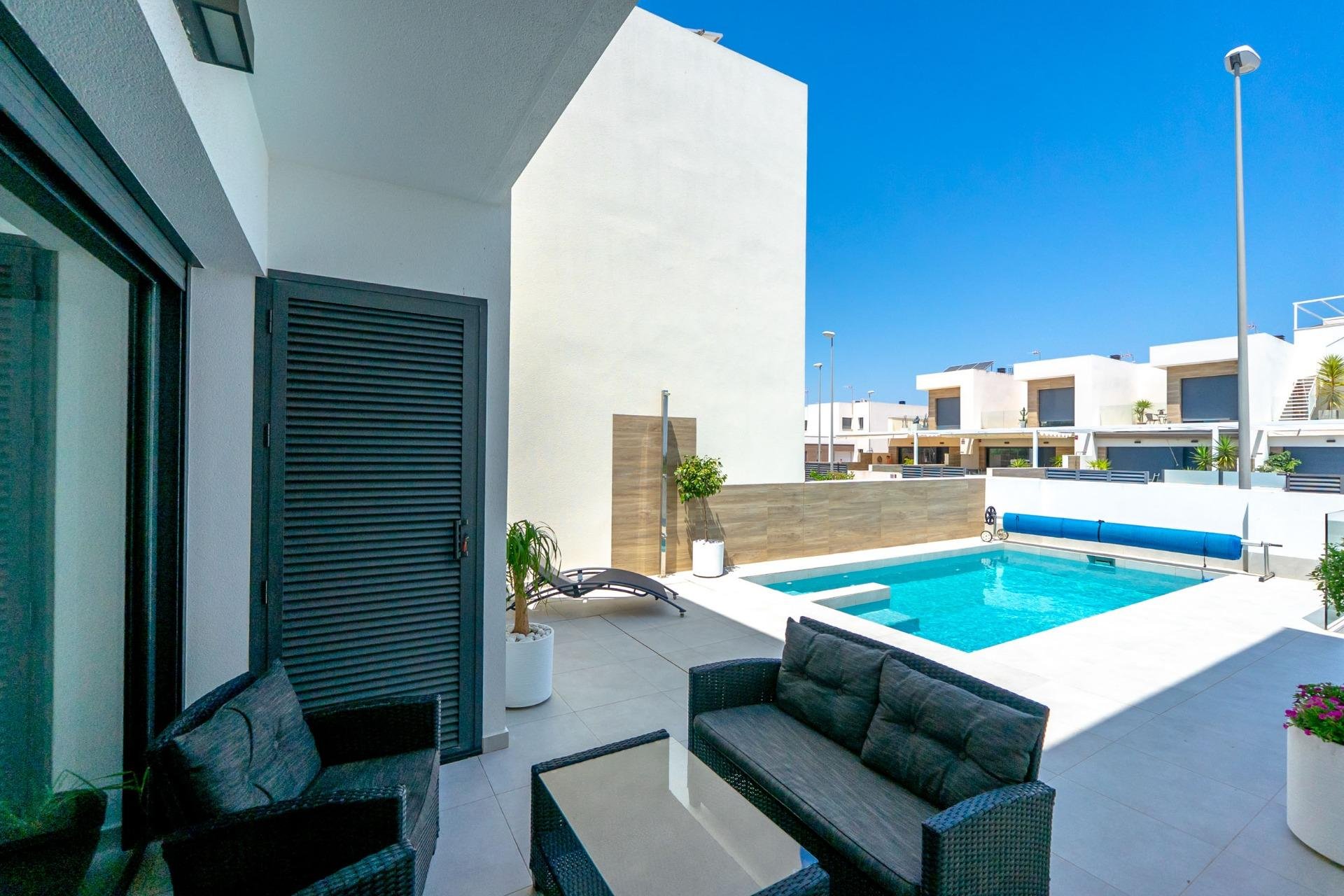 Revente - Villa -
Rojales - Benimar