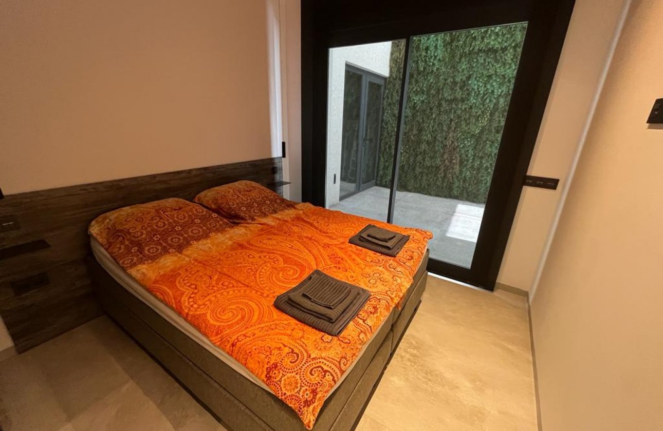 Revente - Villa -
Rojales - Inland