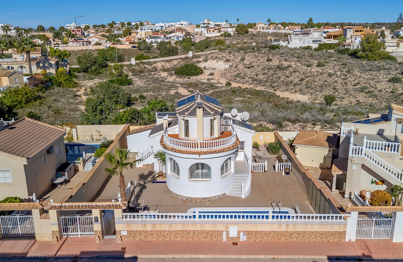 Revente - Villa -
Rojales - Inland