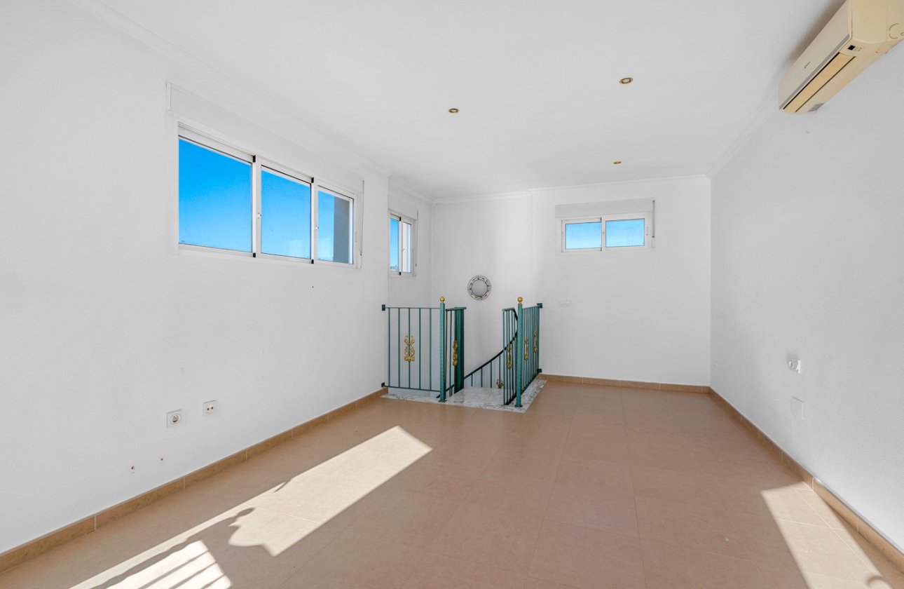 Revente - Villa -
Rojales - Inland