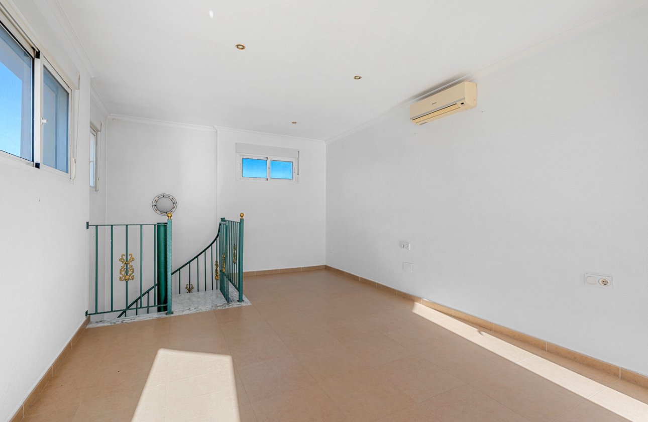 Revente - Villa -
Rojales - Inland