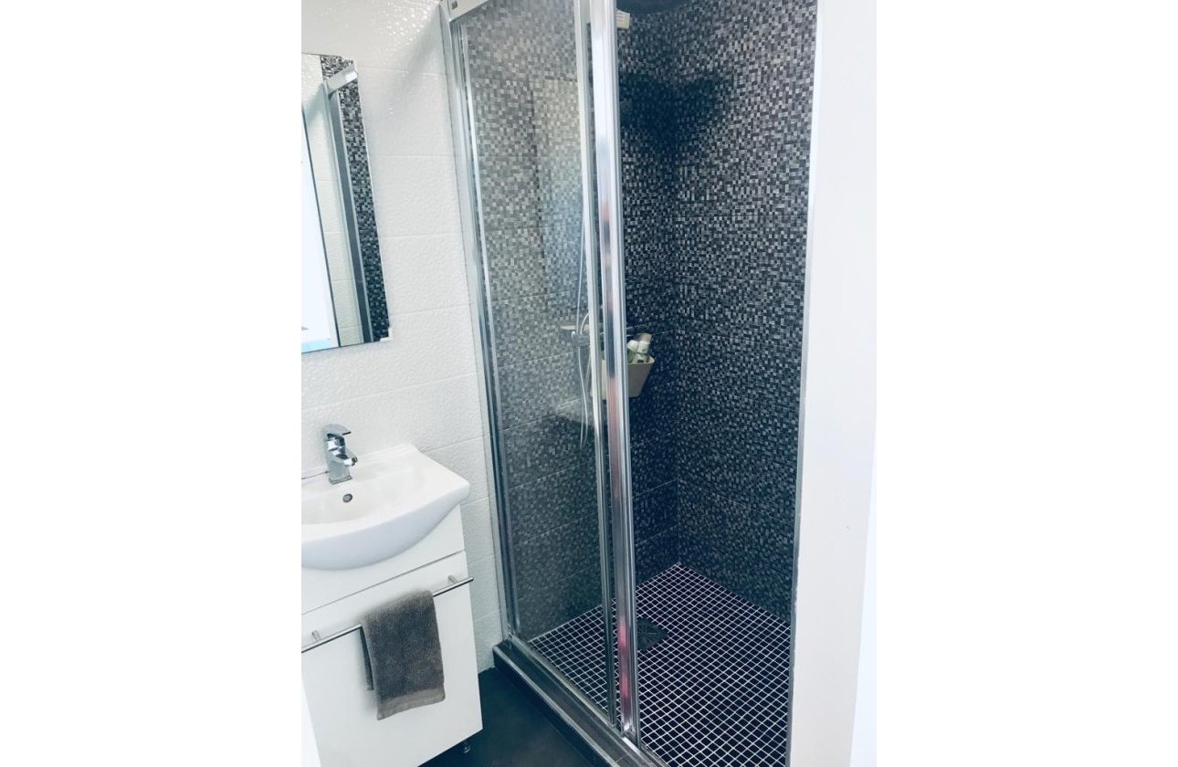 Revente - Villa -
Rojales - Inland