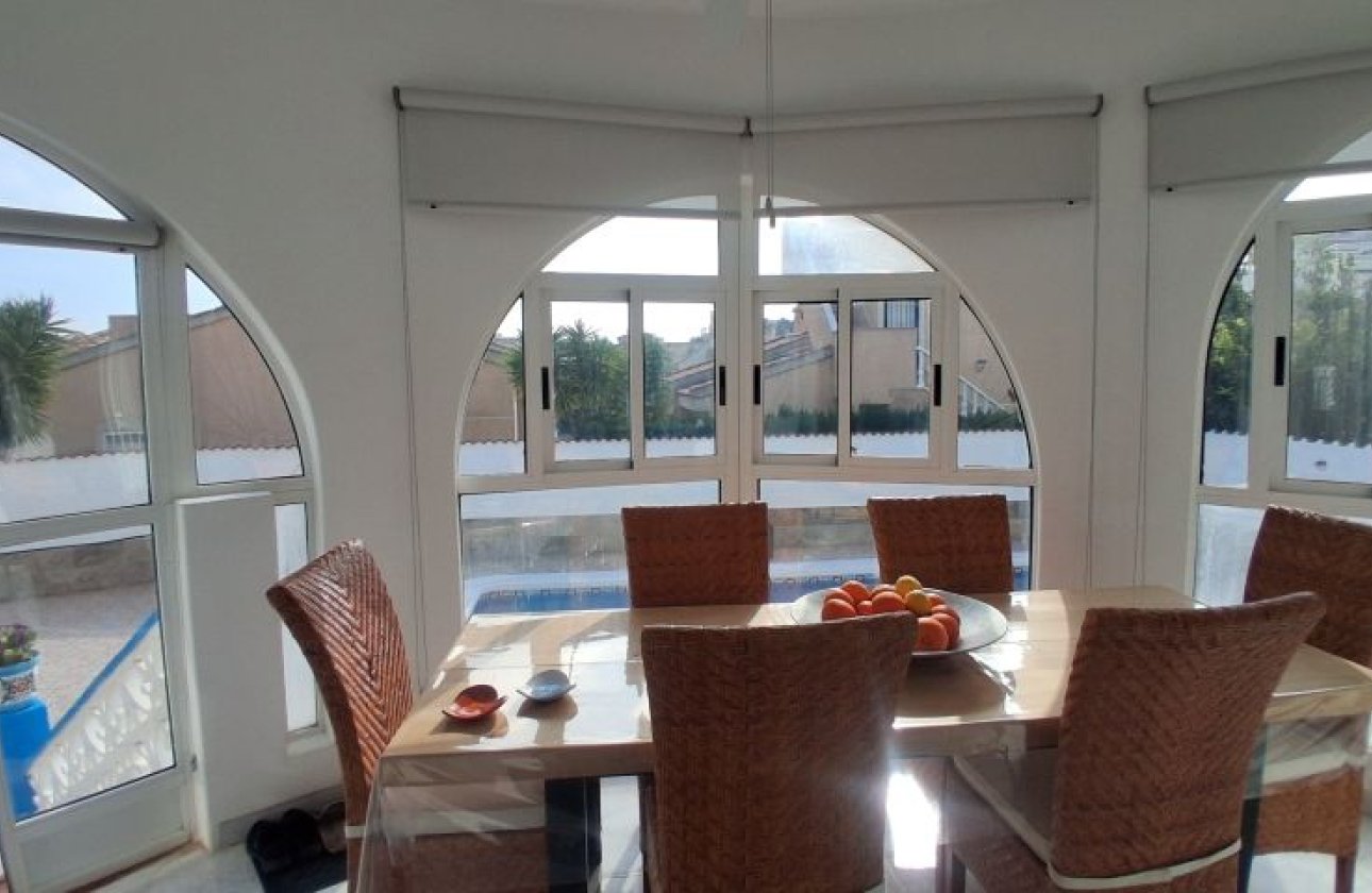 Revente - Villa -
Rojales - Inland