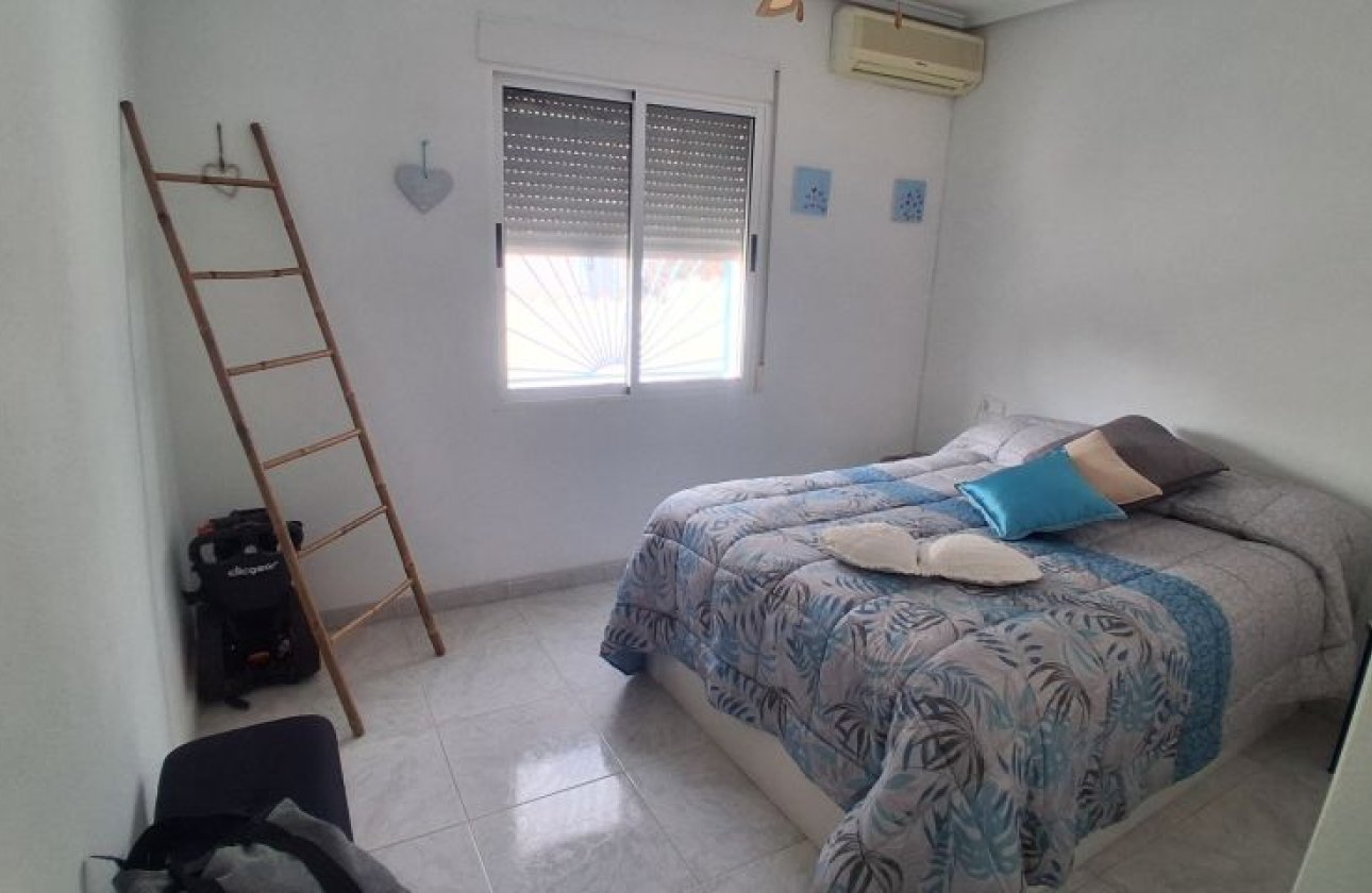 Revente - Villa -
Rojales - Inland