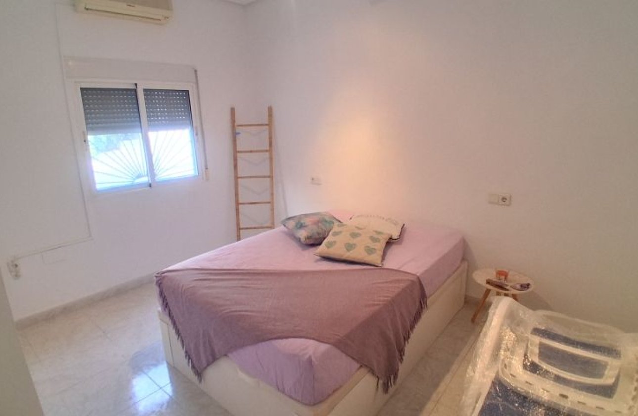 Revente - Villa -
Rojales - Inland