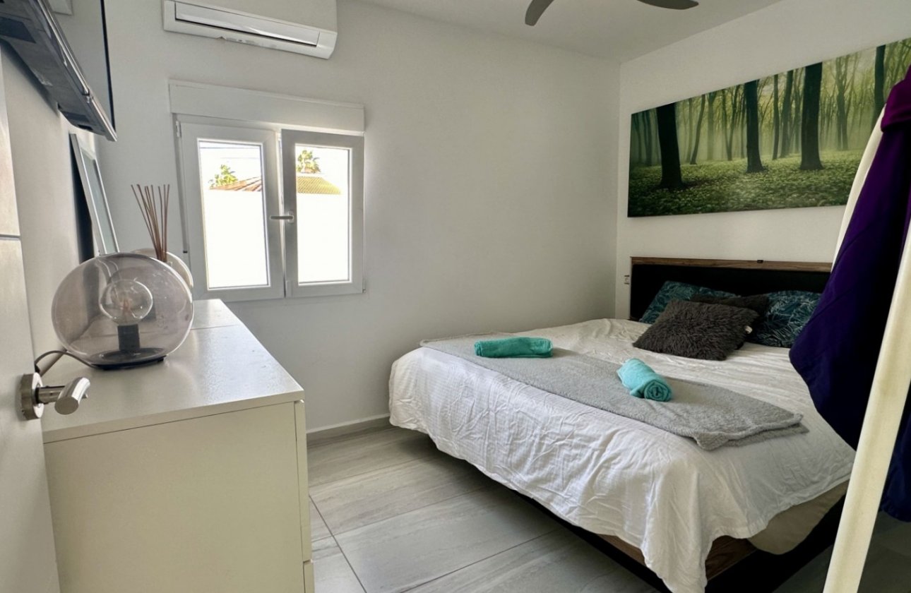 Revente - Villa -
Rojales - Inland