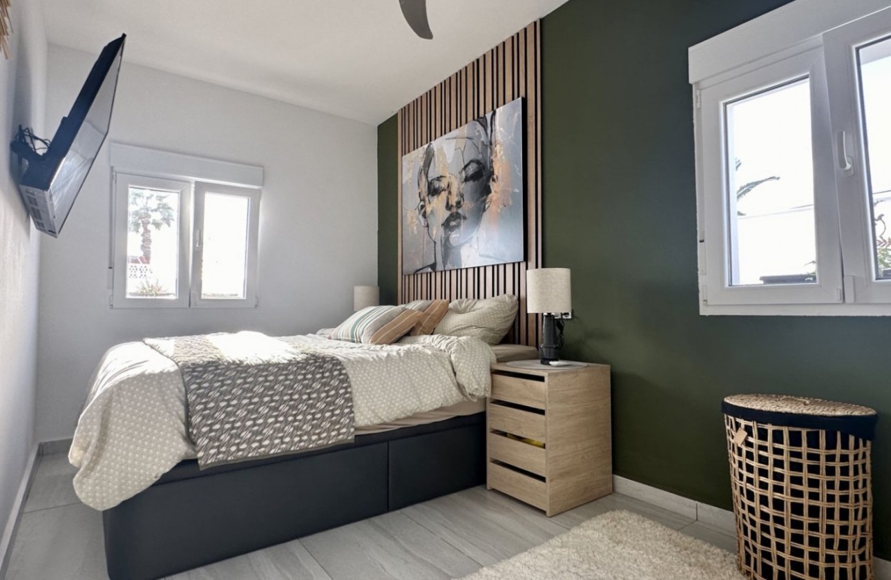 Revente - Villa -
Rojales - Inland