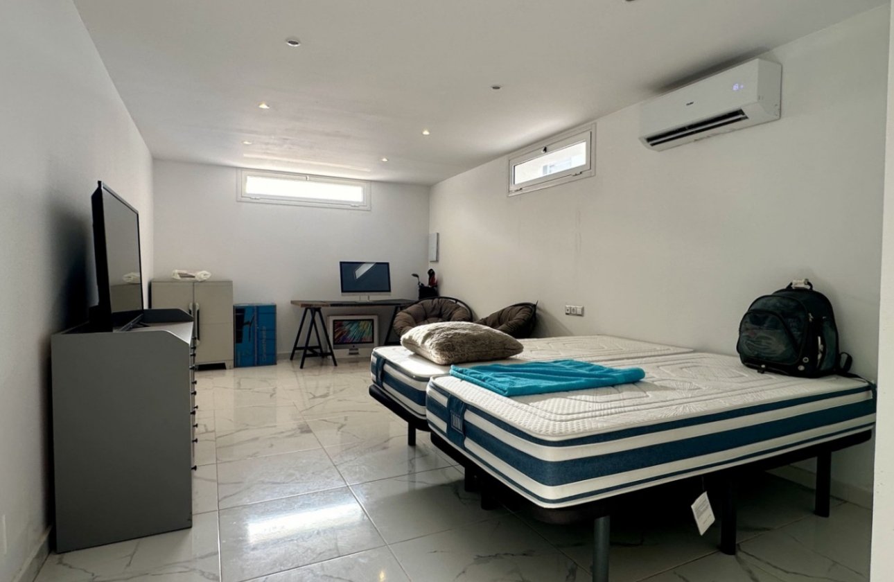 Revente - Villa -
Rojales - Inland