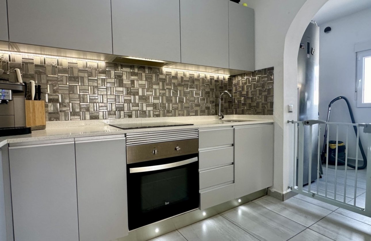 Revente - Villa -
Rojales - Inland