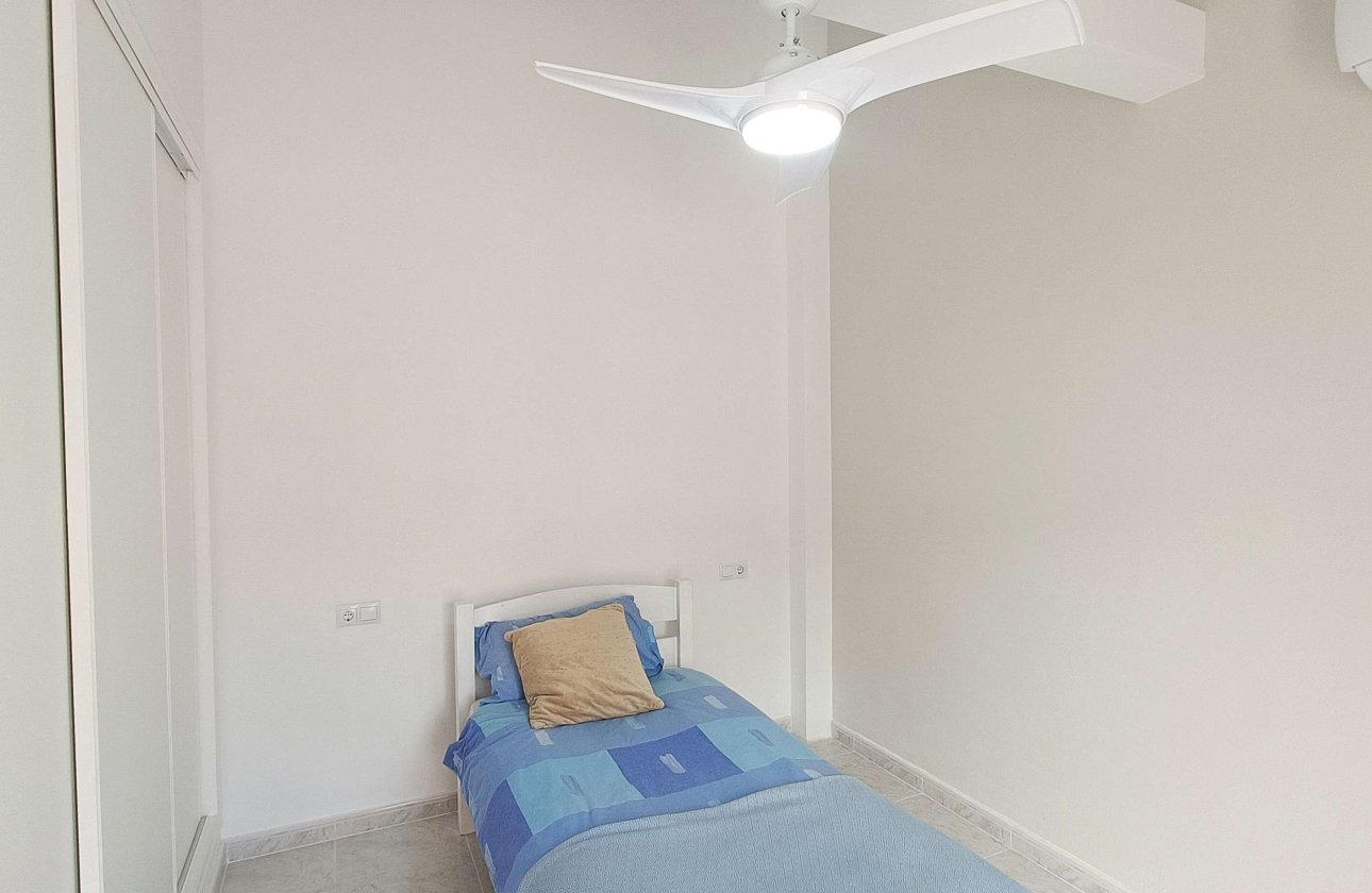 Revente - Villa -
Rojales - Inland