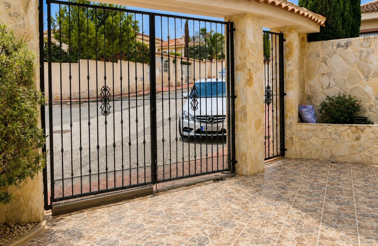 Revente - Villa -
Rojales - Inland