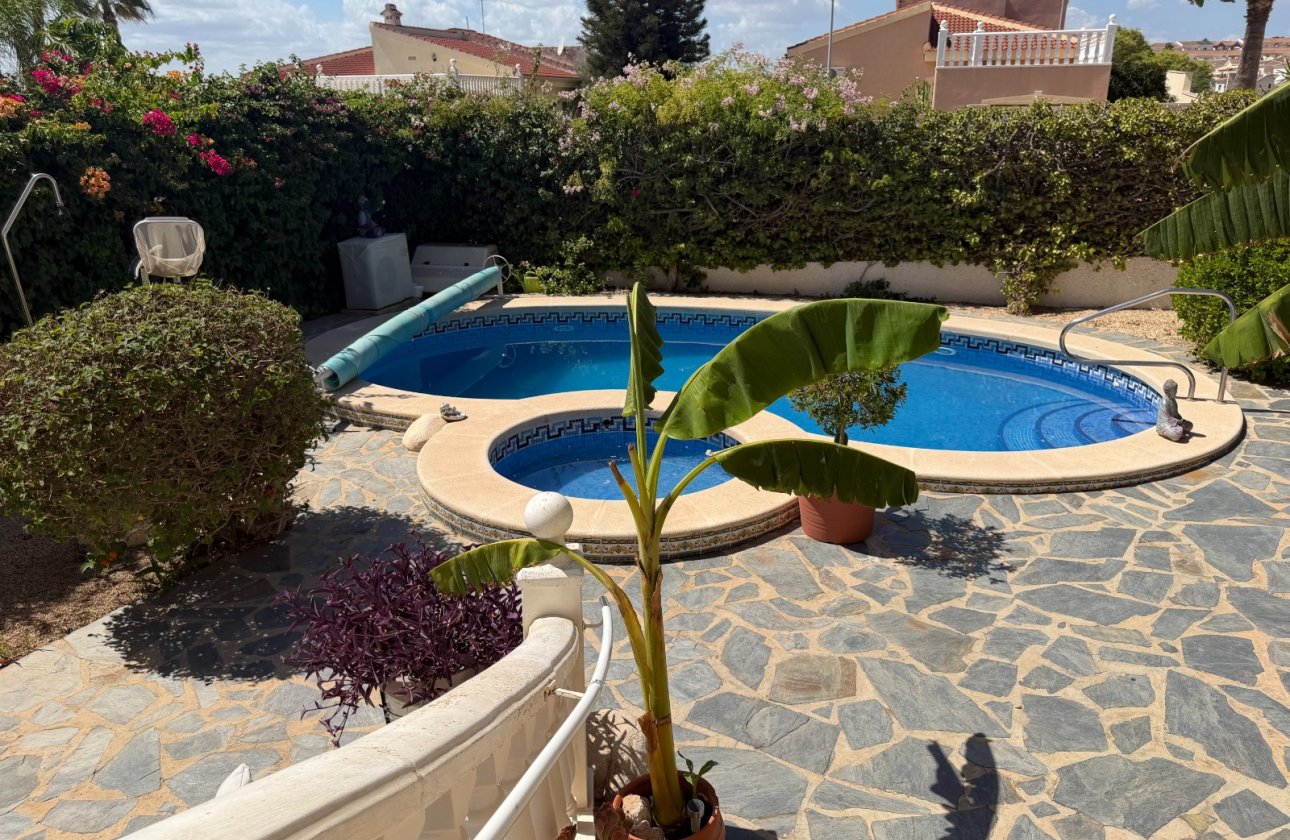Revente - Villa -
Rojales - Inland
