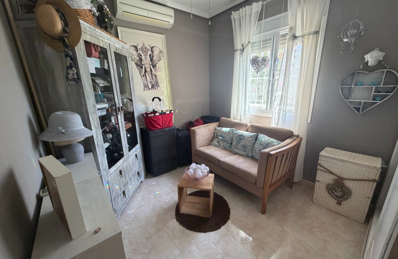 Revente - Villa -
Rojales - Inland