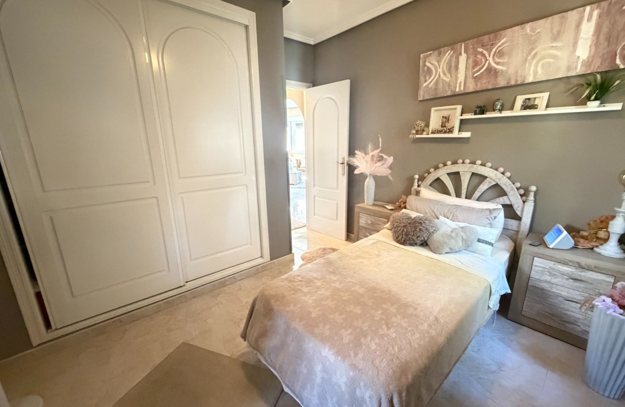 Revente - Villa -
Rojales - Inland