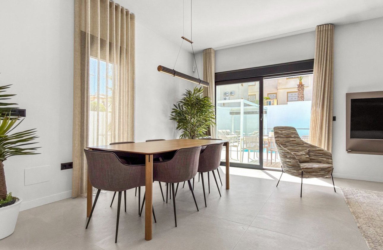 Revente - Villa -
Rojales - Inland