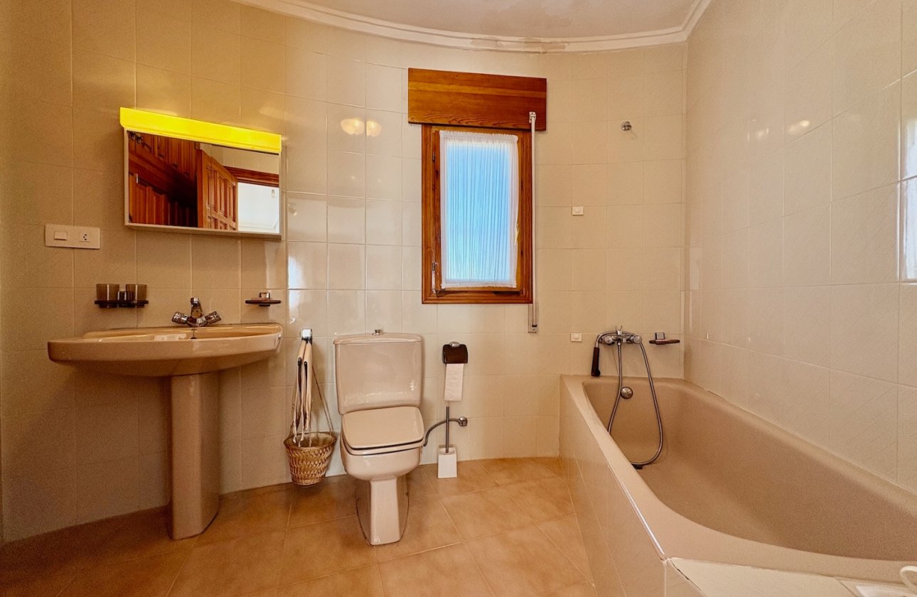 Revente - Villa -
Rojales - Inland