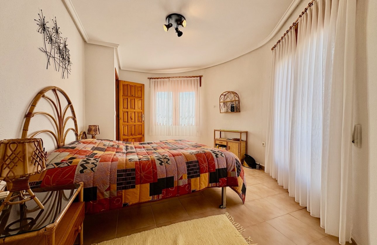 Revente - Villa -
Rojales - Inland