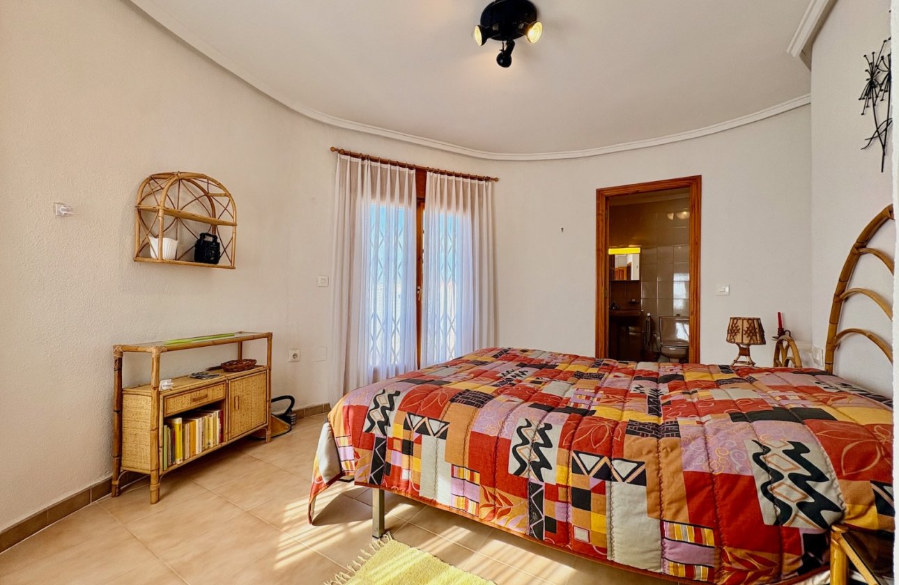 Revente - Villa -
Rojales - Inland