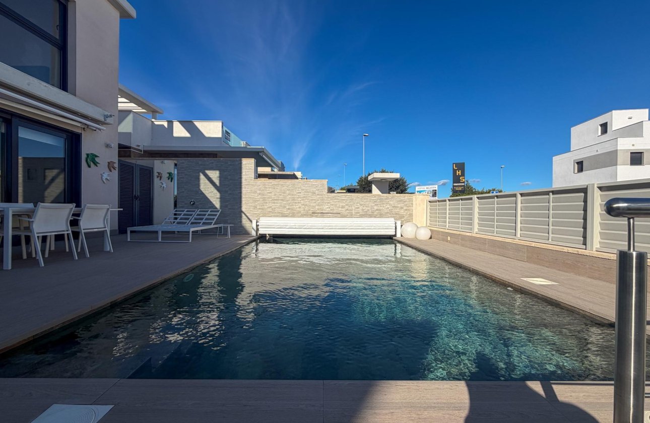 Revente - Villa -
San Miguel de Salinas - Bellavista