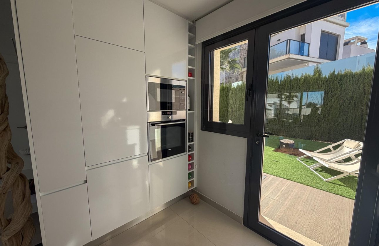 Revente - Villa -
San Miguel de Salinas - Bellavista