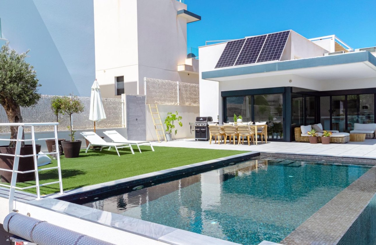 Revente - Villa -
San Miguel de Salinas - Bellavista