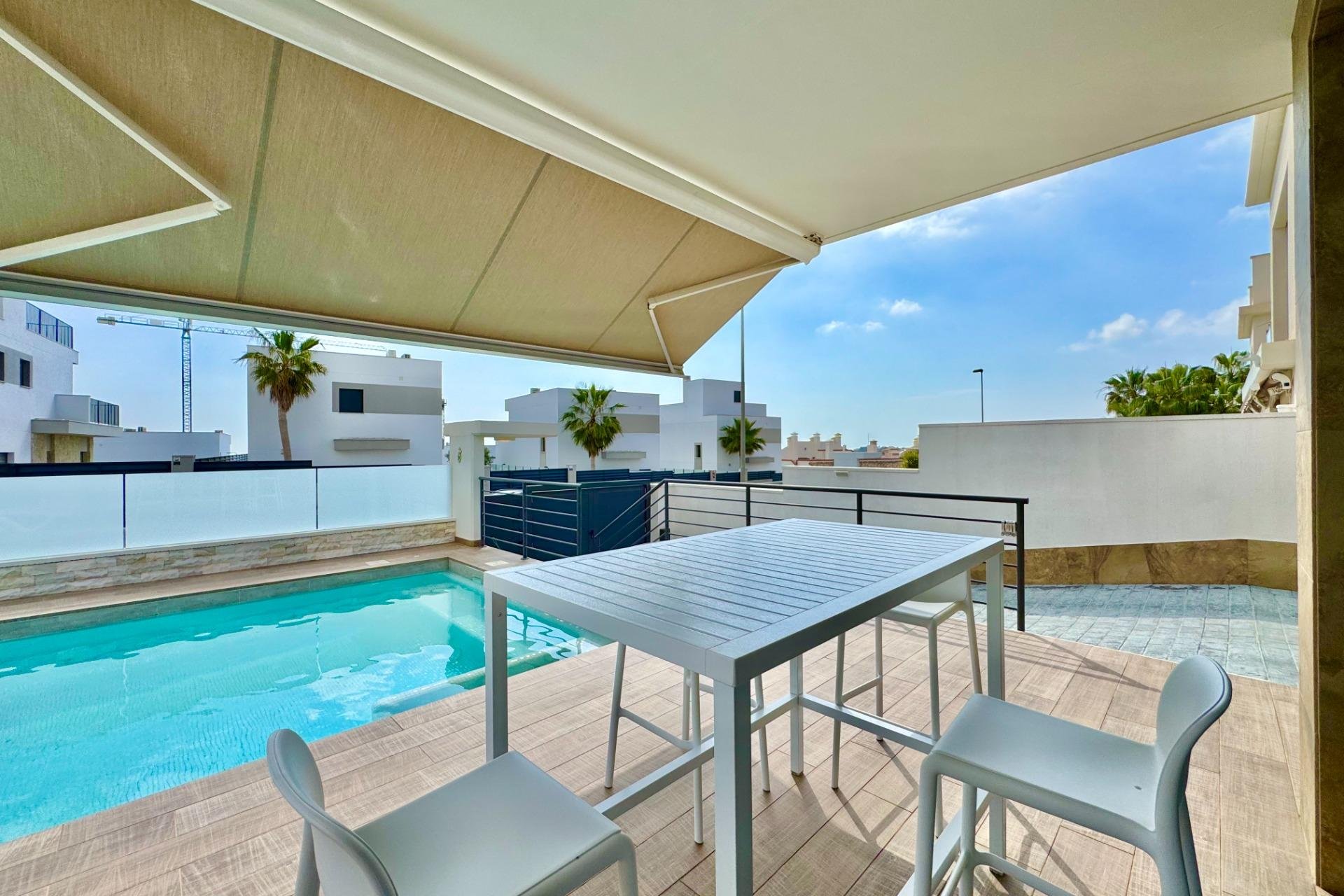 Revente - Villa -
San Miguel de Salinas - Bellavista