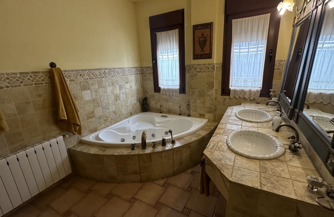 Revente - Villa -
San Miguel de Salinas - Inland