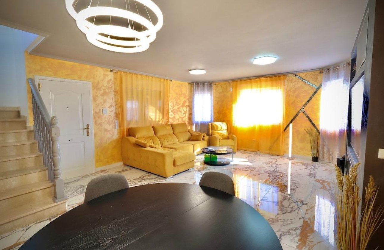 Revente - Villa -
San Miguel de Salinas - Inland