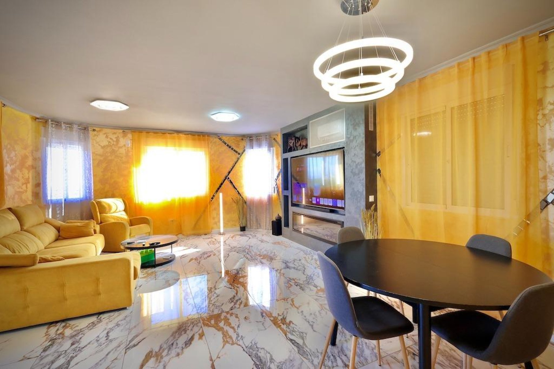 Revente - Villa -
San Miguel de Salinas - Inland