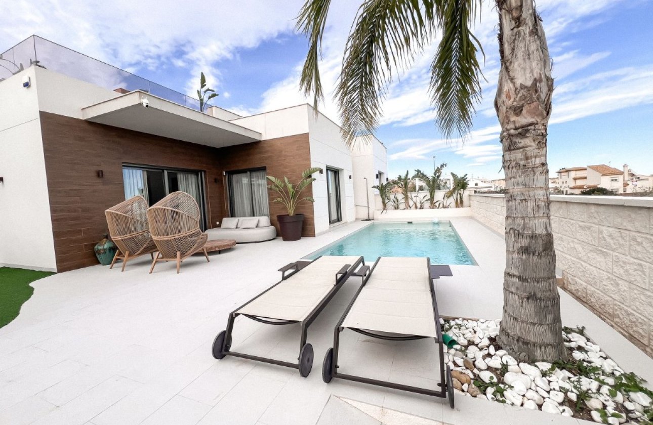 Revente - Villa -
San Miguel de Salinas - Inland