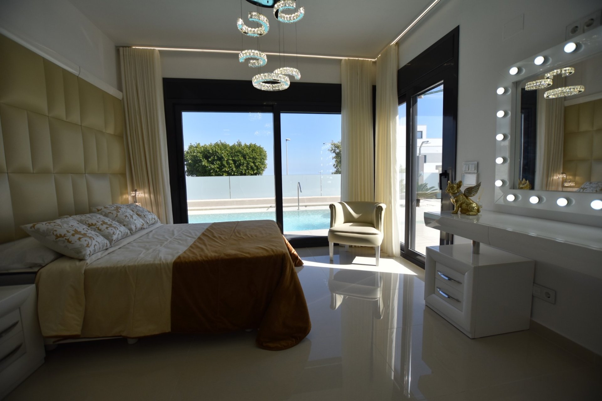 Revente - Villa -
San Miguel de Salinas - Inland